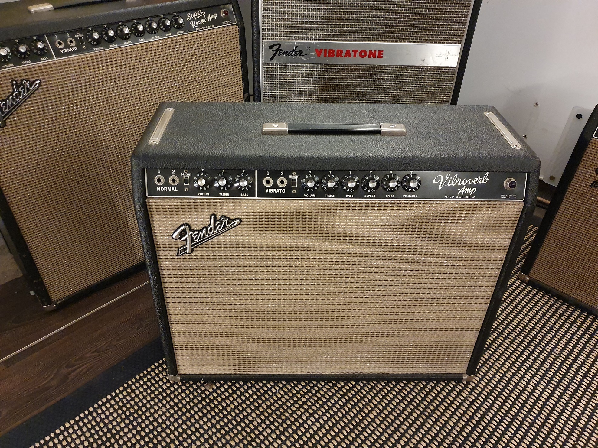 Fender vibroverb on sale reissue 64